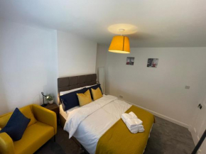 Stylish Coventry Home with Office & Double Beds